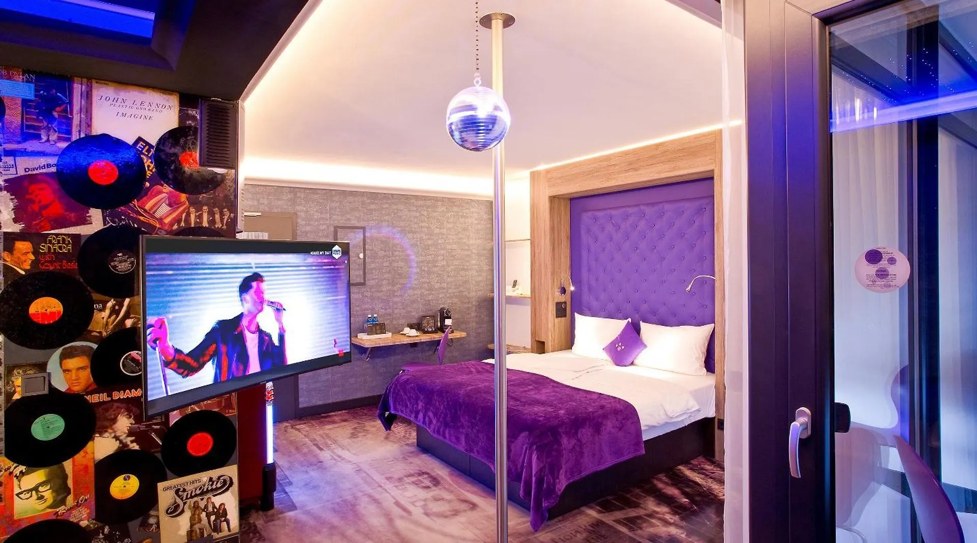 Plaza Inn Stays Design Dortmund