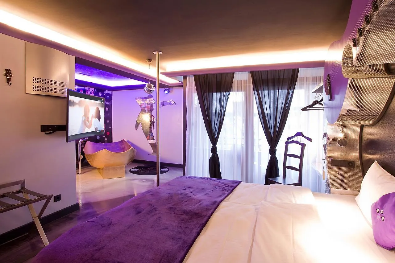 **** Hotel Plaza Inn Stays Design Dortmund Germany