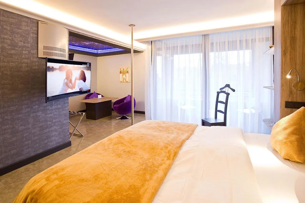 Plaza Inn Stays Design Dortmund Germany